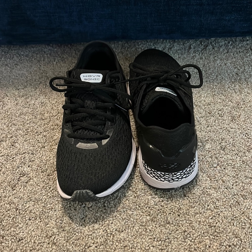 Under armor tennis shoes